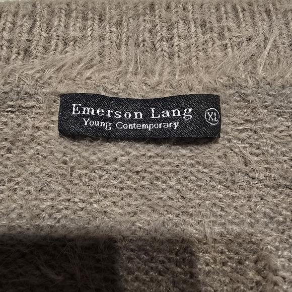 Exquisite Beige V-Neck Sweater by Emerson Lang XL - Picture 5 of 7